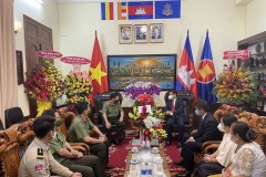 Trường Đại học An ninh nhân dân chúc mừng 68 năm Quốc khánh Vương quốc Campuchia