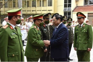 Thủ tướng Chính phủ Phạm Minh Chính thăm và chúc Tết một số đơn vị Công an