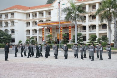 Đơn vị dự bị, sẵn sàng chiến đấu Trường ĐH ANND tích cực tập luyện, ứng trực, sẵn sàng nhận nhiệm vụ đảm bảo an ninh, trật tự trong dịp Kỷ niệm 47 năm Ngày giải phóng miền Nam, thống nhất đất nước và Kỷ niệm 136 năm ngày Quốc tế lao động