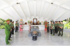 Trường Đại học An ninh nhân dân tổ chức cho cán bộ, học viên về nguồn tại các Khu di tích lịch sử tỉnh Đồng Tháp