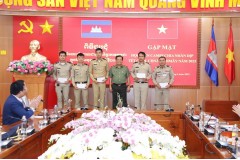 Trường Đại học An ninh nhân dân tổ chức nhiều hoạt động cho học viên Campuchia vui đón Tết Chôl Chnăm Thmây