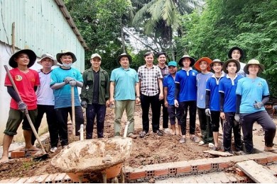 Đoàn công tác của Phòng Quản lý học viên - Trường Đại học An ninh nhân dân đến thăm và tặng quà học viên đang thực hiện Chiến dịch tình nguyện hè năm 2023 tại Công an tỉnh Sóc Trăng, Công an thành phố Cần Thơ