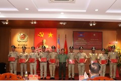 Trường Đại học An ninh nhân dân tổ chức Lễ Bế giảng Khóa Bồi dưỡng nghiệp vụ cho cán bộ cấp cao Bộ Nội vụ Vương quốc Campuchia