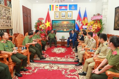 Trường Đại học An ninh nhân dân tổ chức các hoạt động chào mừng 70 năm Ngày Quốc khánh Vương quốc Campuchia