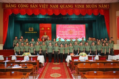 Tổ chức Hội nghị đối thoại định kỳ giữa lãnh đạo Nhà trường với các đơn vị chức năng và học viên năm học 2023 – 2024