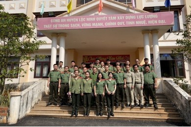 Phòng Quản lý học viên, Trường Đại học An ninh nhân dân tổ chức hoạt động về nguồn cho học viên tại các Khu di tích lịch sử và khảo sát thực tế tại Công an xã biên giới, huyện Lộc Ninh, tỉnh Bình Phước