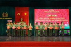 Bế giảng và trao bằng tốt nghiệp cho học viên lớp Văn bằng 2, Khóa 3, niên khóa 2020 - 2023