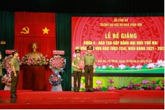 Bế giảng và trao bằng tốt nghiệp cho học viên các trung đội Văn bằng 2, Khóa 4, niên khóa 2021 - 2024