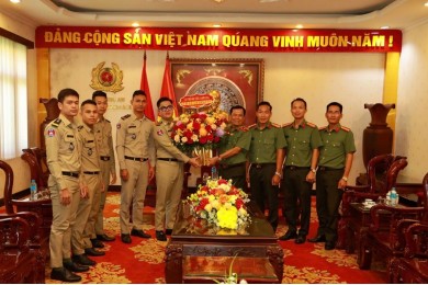 Học viên Campuchia tại Trường Đại học An ninh nhân dân chúc mừng Kỷ niệm 79 năm Quốc khánh nước Cộng hòa xã hội chủ nghĩa Việt Nam