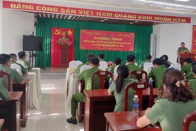 Học viên Khóa NK18 - Trường Đại học An ninh nhân dân tham quan thực tế tại thành phố Hà Tiên, tỉnh Kiên Giang