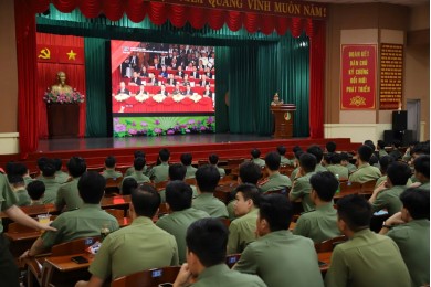 Phòng Quản lý học viên tổ chức xem trực tuyến chương trình kỷ niệm 50 năm Ngày Giải phóng miền Nam, thống nhất đất nước (30/4/1975 – 30/4/2025) trong khối học viên