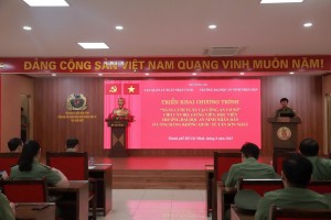 Trường Đại học An ninh nhân dân tiếp tục tổ chức chương trình “Ngày cuối tuần tại Công an cơ sở” cho học viên ở Công an cửa khẩu Cảng hàng không quốc tế Tân Sơn Nhất