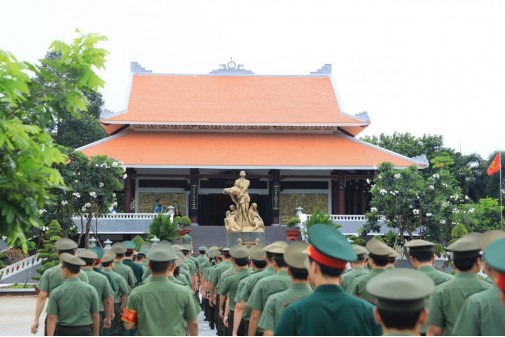 Lời thề Bến Nọc và Khúc quân hành của người Đảng viên trẻ