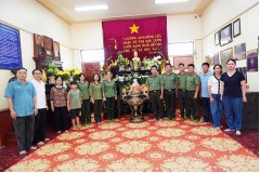 Phòng Lưu trữ và Thư viện tổ chức về nguồn, sinh hoạt chính trị chào mừng Kỷ niệm 80 năm ngày truyền thống Lực lượng An ninh nhân dân và 79 năm ngày Thương binh Liệt sĩ