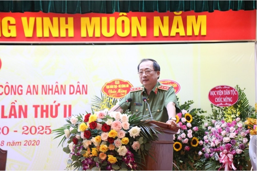 Thiếu tướng, PGS, TS. Phan Xuân Tuy – Bí thư Đảng ủy, Hiệu trưởng Trường Đại học An ninh nhân dân tham dự và chúc mừng Đại hội đại biểu Đảng bộ Học viện Chính trị Công an nhân dân lần thứ II, nhiệm kỳ 2020 – 2025