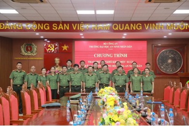 Trường Đại học An ninh nhân dân tổ chức trao trợ cấp khó khăn đột xuất cho cán bộ, chiến sĩ