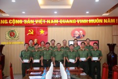 Trường Đại học An ninh nhân dân tổ chức trao trợ cấp khó khăn đột xuất cho cán bộ, chiến sĩ