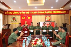 Trường Đại học An ninh nhân dân tổ chức trao trợ cấp khó khăn đột xuất cho cán bộ, giảng viên, nhân viên