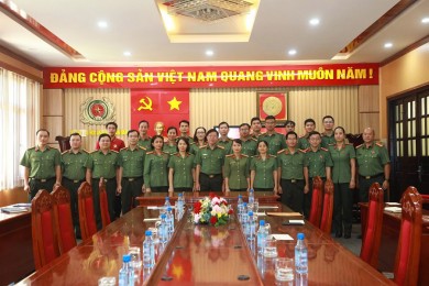 Trường Đại học An ninh nhân dân tổ chức trao trợ cấp khó khăn đột xuất cho cán bộ, giảng viên, nhân viên