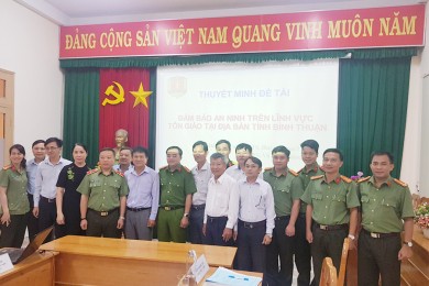Họp Hội đồng đánh giá hồ sơ đăng ký nhiệm vụ khoa học và công nghệ cấp tỉnh tại Bình Thuận