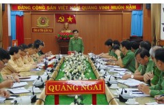 Thứ trưởng Nguyễn Văn Sơn kiểm tra công tác ứng phó bão số 9 tại Công an Quảng Ngãi