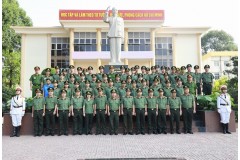Trường Đại học An ninh nhân dân tổ chức dâng hoa, dâng hương Chủ tịch Hồ Chí Minh và Nghĩa trang Liệt sĩ Thành phố Hồ Chí Minh nhân kỷ niệm 50 năm Ngày Giải phóng miền Nam, thống nhất đất nước (30/4/1975 - 30/4/2025)