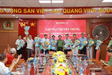 Gặp mặt truyền thống Cựu giáo viên Khoa Trinh sát, Học viện An ninh nhân dân qua các thời kỳ tại Trường Đại học An ninh nhân dân