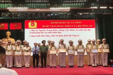 Đại úy Nguyễn Trung Kiên, giảng viên Khoa An ninh nội địa, Trường Đại học An ninh nhân dân được tuyên dương trong phong trào thi đua “Dân vận khéo” trong lực lượng Công an nhân dân giai đoạn 2021 - 2025