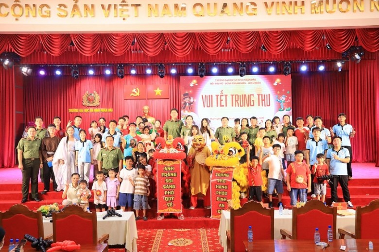 Rộn ràng không khí “Vui Tết Trung thu năm 2026” tại Trường Đại học An ninh nhân dân