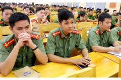 Giảng viên Đại học An ninh nhân dân tập huấn kỹ năng giao tiếp cho cán bộ, chiến sĩ Công an tỉnh Bình Phước