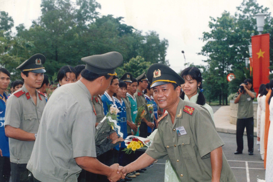 “Hát về anh người giáo viên An ninh” – Bài ca xưa mãi ngọt ngào