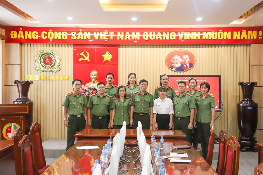 Trường Đại học An ninh nhân dân tổ chức trao trợ cấp khó khăn đột xuất cho cán bộ, giảng viên, nhân viên